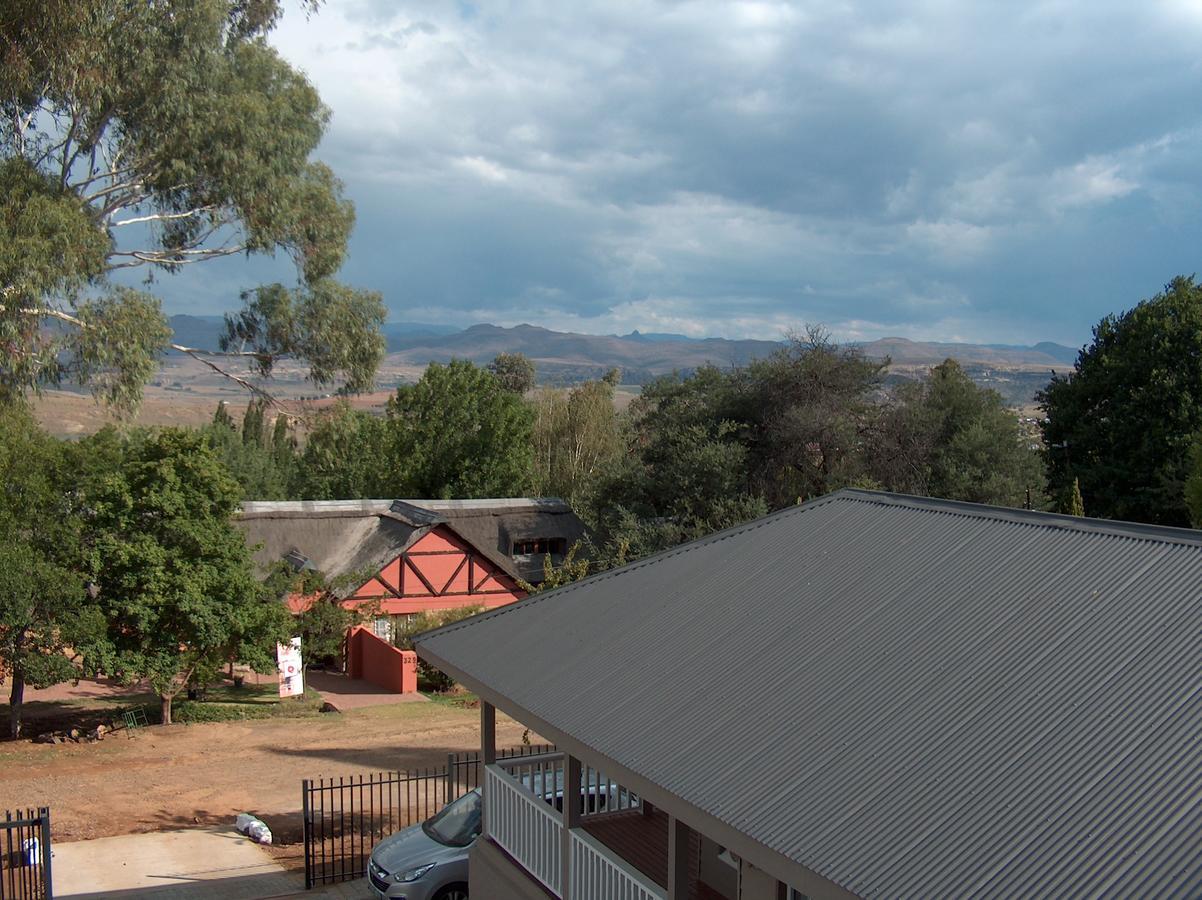 The Courtyard Guest House Clarens Exterior foto